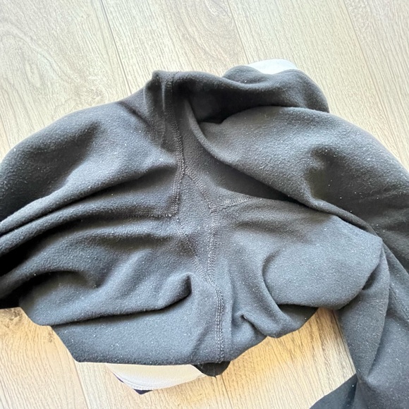Lululemon Wunder Under Crop Size 4 Reversible - Picture 7 of 7